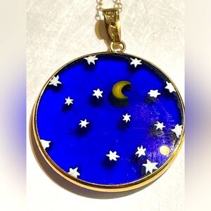 Vintage gold/blue round pendant necklace reminiscent of Van Gogh’s starry nite